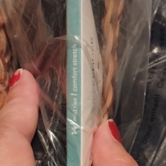 Maurices weekender jean shorts - Picture 5 of 7